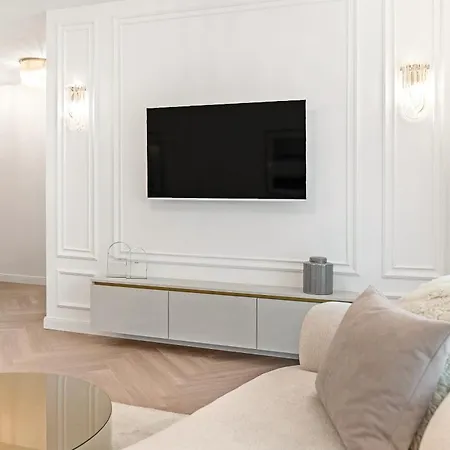 Opaline *